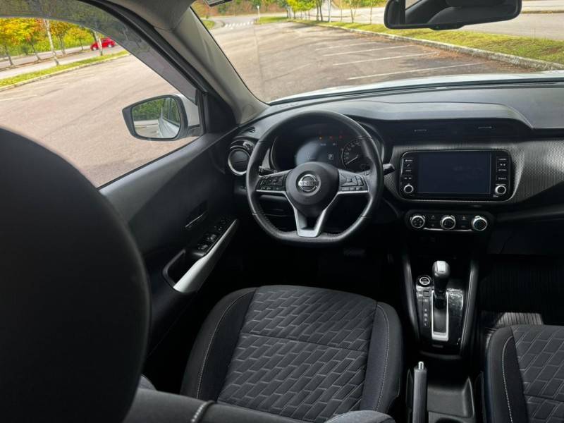 NISSAN - KICKS - 2022/2022 - Branca - R$ 101.500,00
