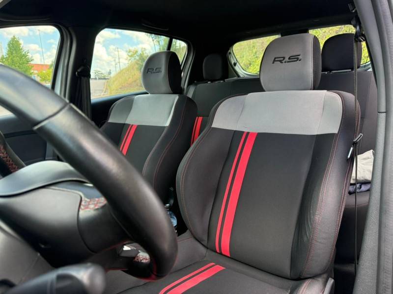 RENAULT - SANDERO - 2018/2018 - Branca - R$ 68.000,00