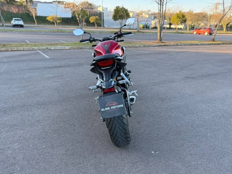HONDA - CB 650R - 2020/2020 - Vermelha - R$ 49.900,00