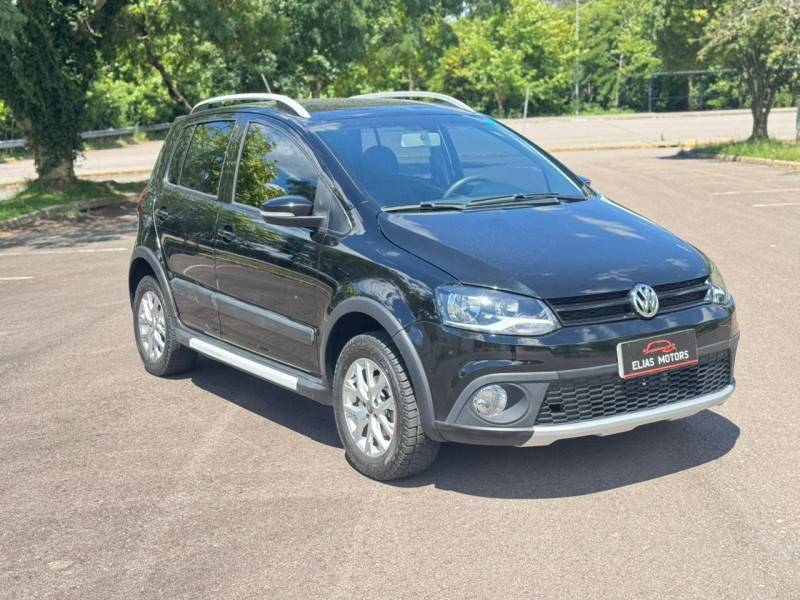 VOLKSWAGEN - CROSSFOX - 2012/2013 - Preta - R$ 48.000,00
