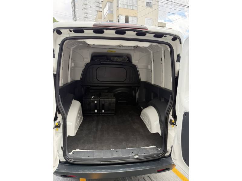 FIAT - FIORINO - 2017/2017 - Branca - R$ 67.500,00