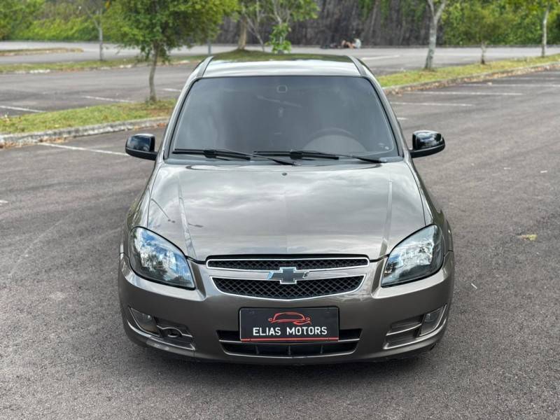 CHEVROLET - CELTA - 2013/2014 - Prata - R$ 35.000,00