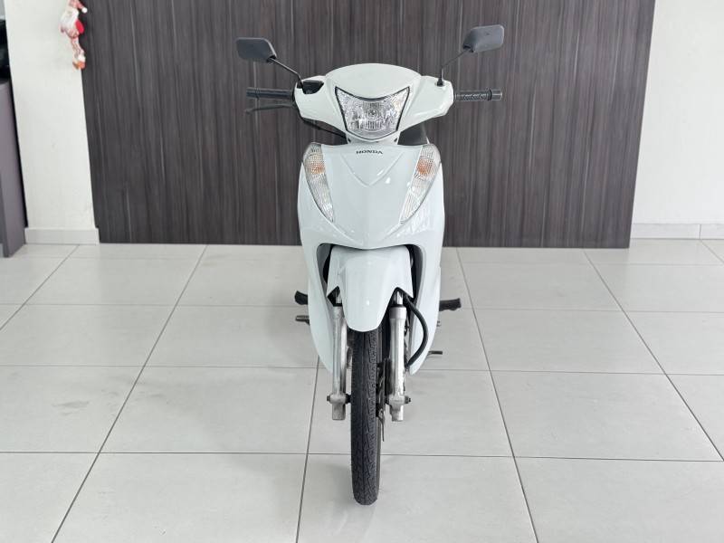 HONDA - BIZ 125 - 2013/2013 - Branca - R$ 12.900,00