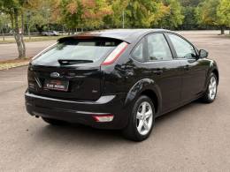 FORD - FOCUS - 2010/2011 - Preta - R$ 42.500,00