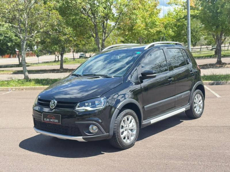 VOLKSWAGEN - CROSSFOX - 2012/2013 - Preta - R$ 48.000,00