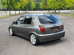 CHEVROLET - CELTA - 2013/2014 - Prata - R$ 35.000,00