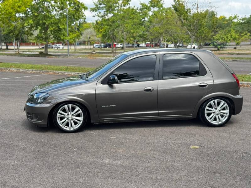 CHEVROLET - CELTA - 2013/2014 - Prata - R$ 35.000,00