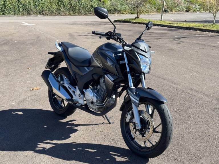 HONDA - CB 250F TWISTER - 2022/2022 - Cinza - R$ 23.500,00