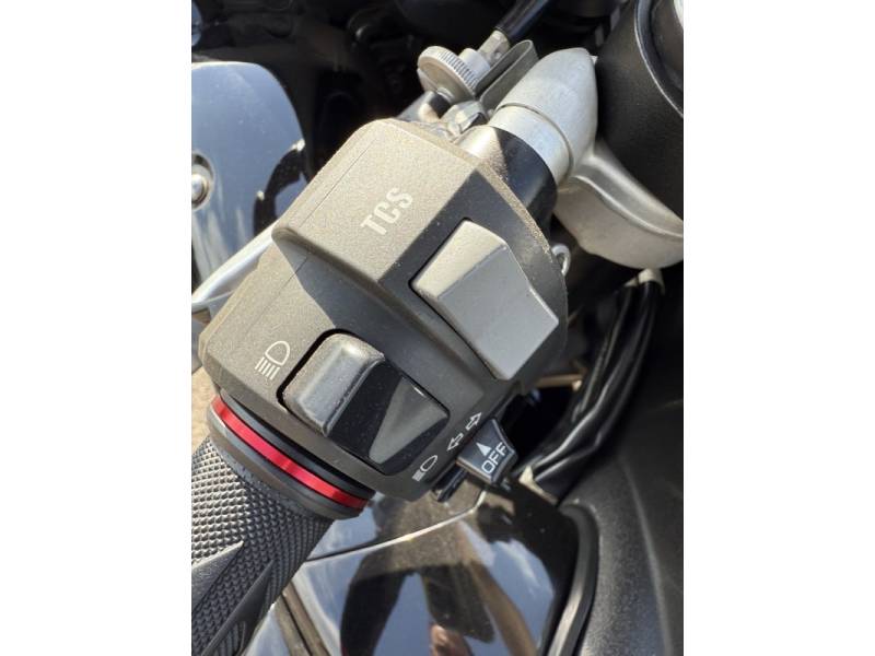 YAMAHA - YZF - 2012/2013 - Branca - R$ 46.900,00