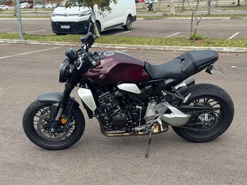 HONDA - CB 1000R - 2023/2024 - Vinho - R$ 73.900,00