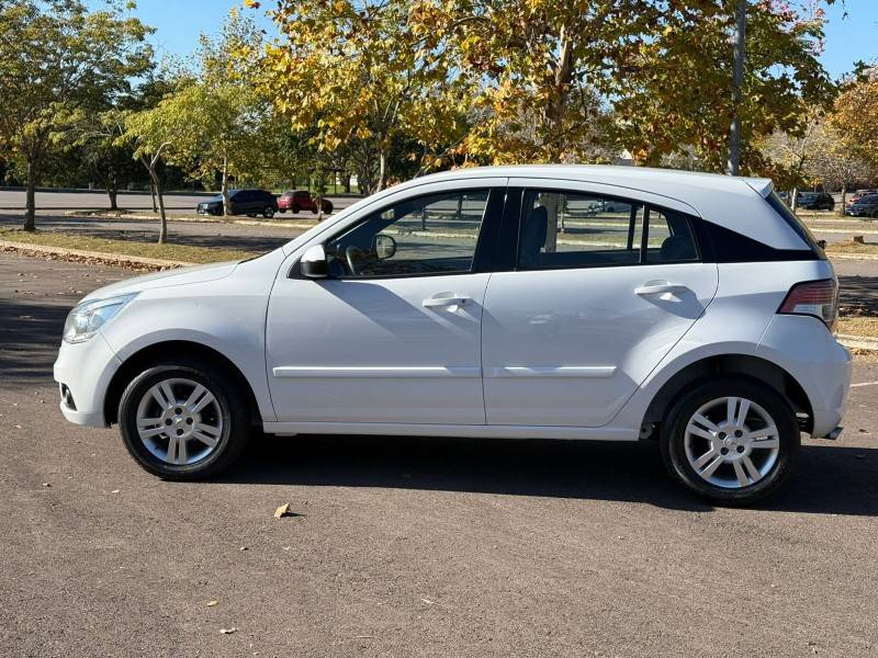 CHEVROLET - AGILE - 2012/2012 - Branca - R$ 38.900,00