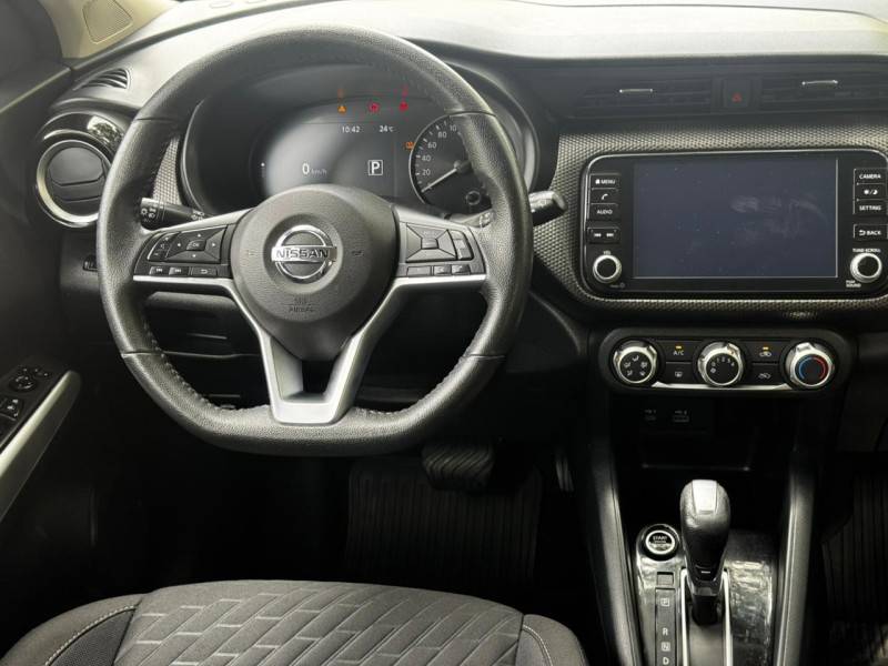 NISSAN - KICKS - 2022/2022 - Branca - R$ 101.500,00