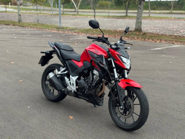 HONDA - CB 300F TWISTER - 2024/2024 - Vermelha - R$ 26.900,00