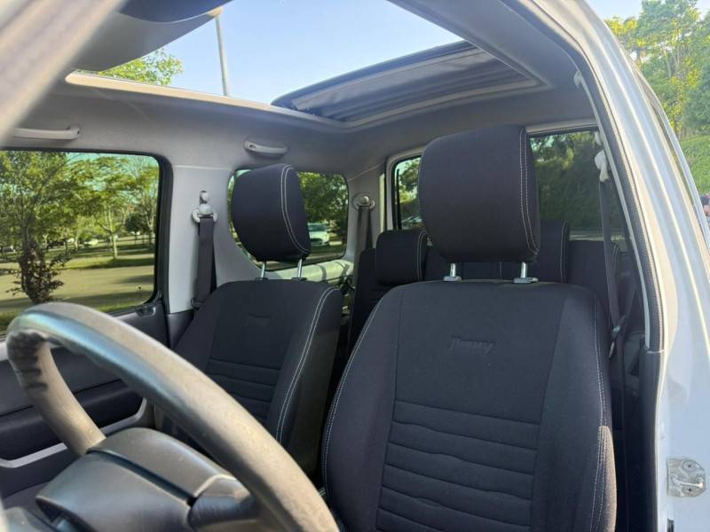 SUZUKI - JIMNY - 2015/2015 - Branca - R$ 79.900,00