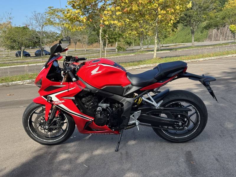 HONDA - CBR 650R - 2021/2021 - Vermelha - R$ 55.900,00