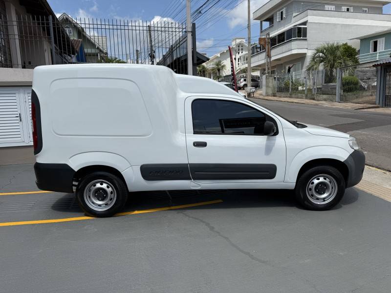FIAT - FIORINO - 2017/2017 - Branca - R$ 67.500,00