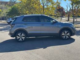 VOLKSWAGEN - T-CROSS - 2022/2022 - Cinza - R$ 127.500,00