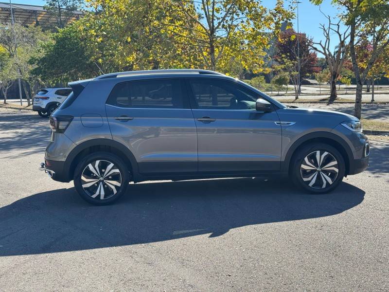 VOLKSWAGEN - T-CROSS - 2022/2022 - Cinza - R$ 127.500,00