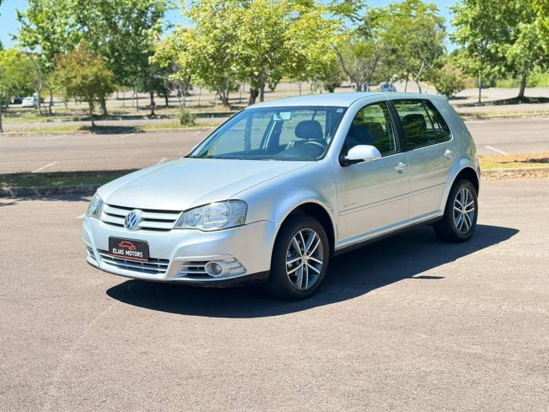 VOLKSWAGEN - GOLF - 2009/2010 - Prata - R$ 47.000,00