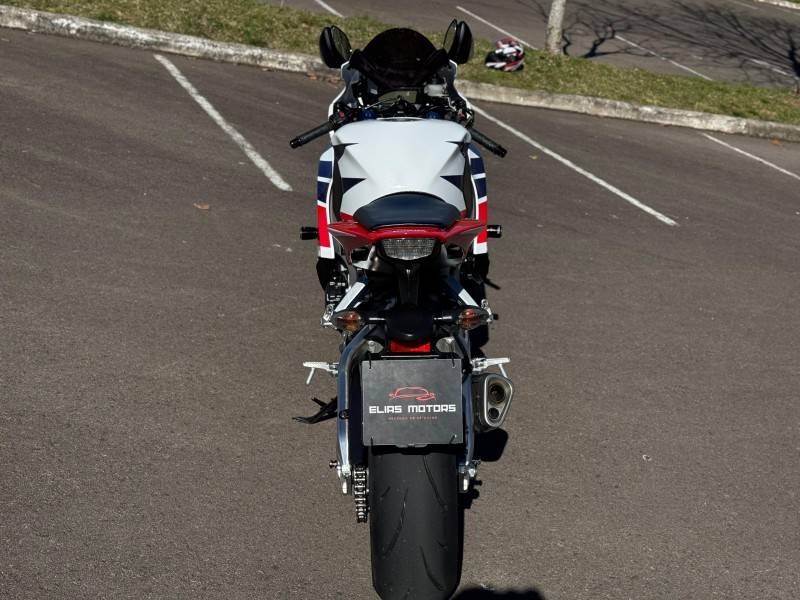 HONDA - CBR 1000RR - 2013/2013 - Branca - R$ 59.900,00
