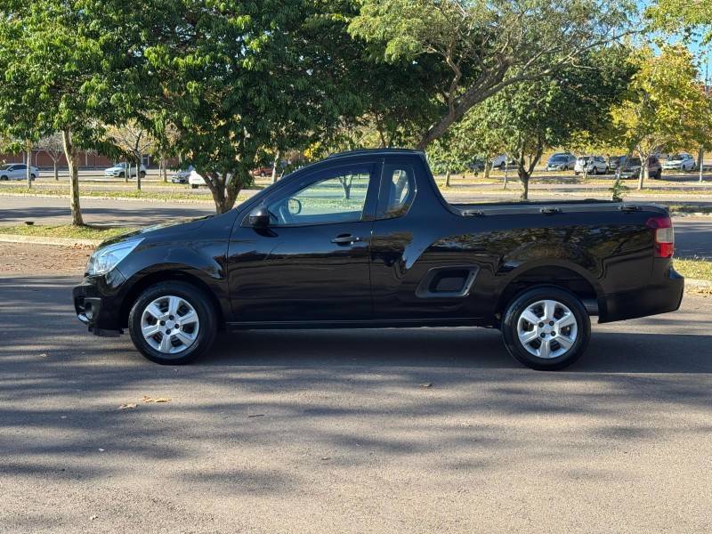 CHEVROLET - MONTANA - 2016/2017 - Preta - R$ 49.500,00