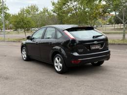 FORD - FOCUS - 2010/2011 - Preta - R$ 42.500,00