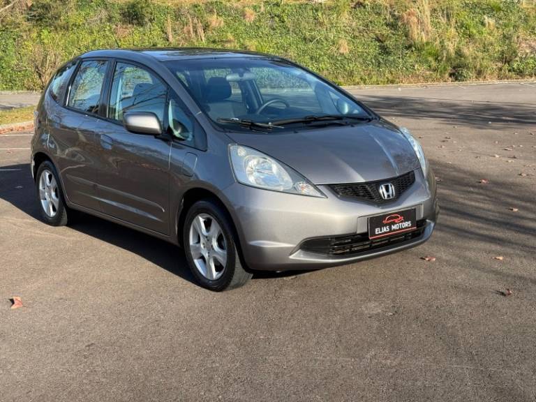 HONDA - FIT - 2011/2011 - Cinza - R$ 46.900,00