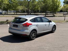 FORD - FOCUS - 2015/2016 - Prata - R$ 73.000,00