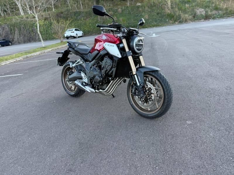HONDA - CB 650R - 2020/2020 - Vermelha - R$ 49.900,00