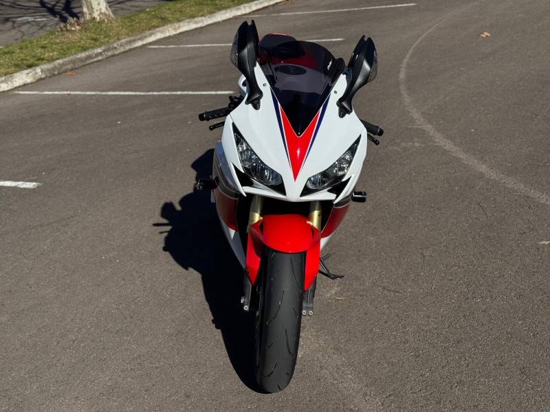 HONDA - CBR 1000RR - 2013/2013 - Branca - R$ 59.900,00