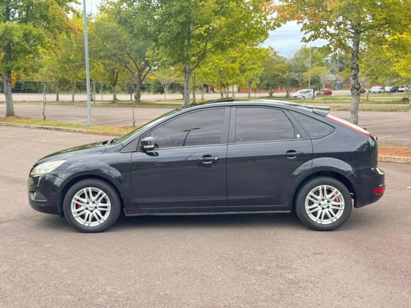 FORD - FOCUS - 2009/2009 - Preta - R$ 45.000,00