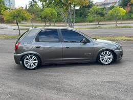 CHEVROLET - CELTA - 2013/2014 - Prata - R$ 35.000,00