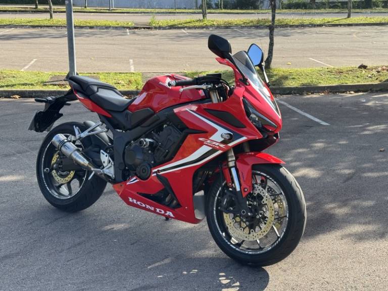 HONDA - CBR 650R - 2021/2021 - Vermelha - R$ 55.900,00